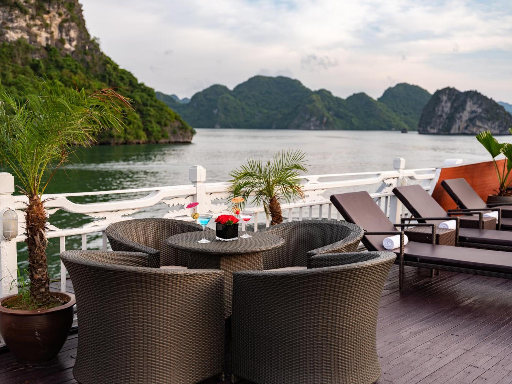 Hera Boutique Cruise Ha Long Bay Exterior foto