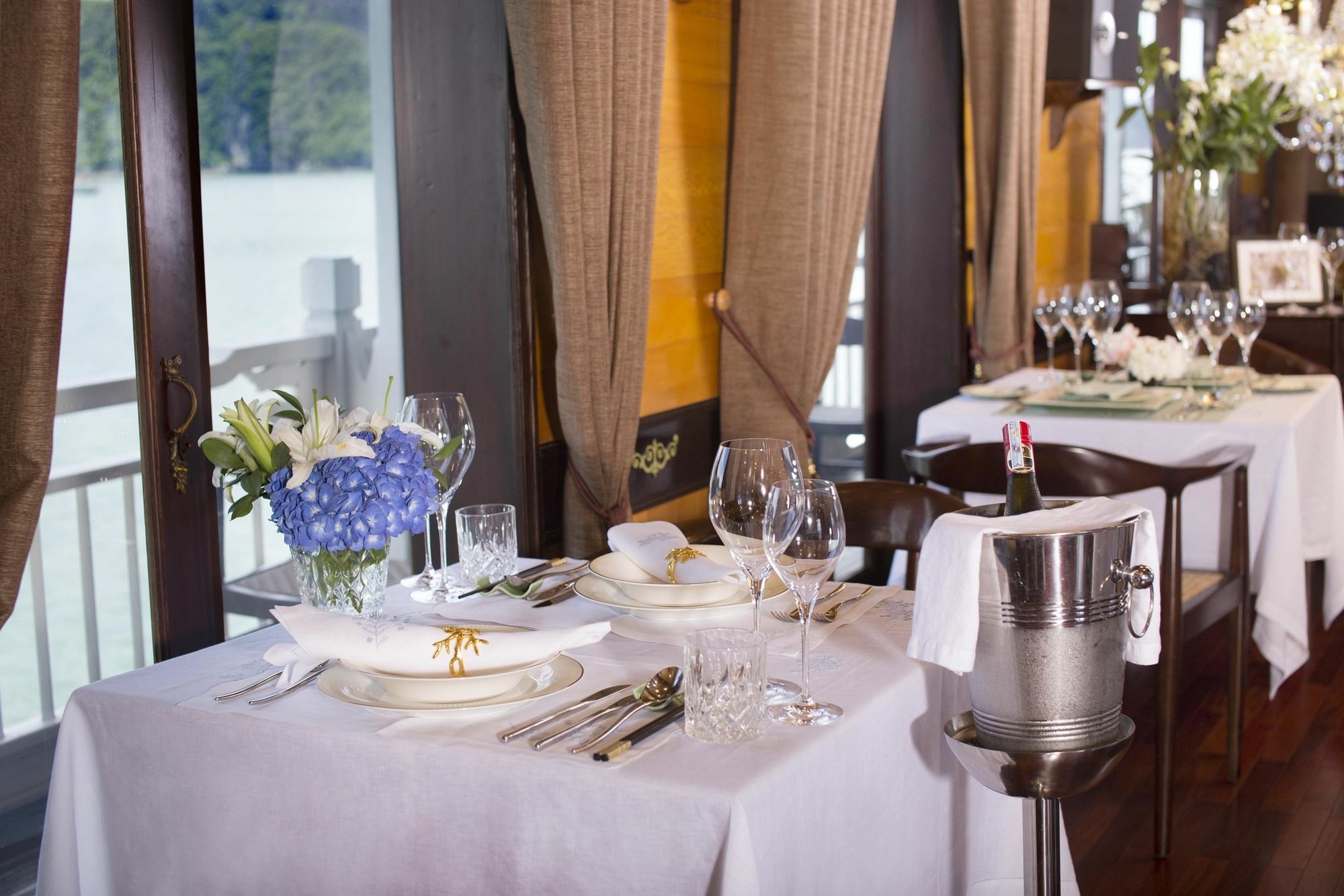 Hera Boutique Cruise Ha Long Bay Exterior foto