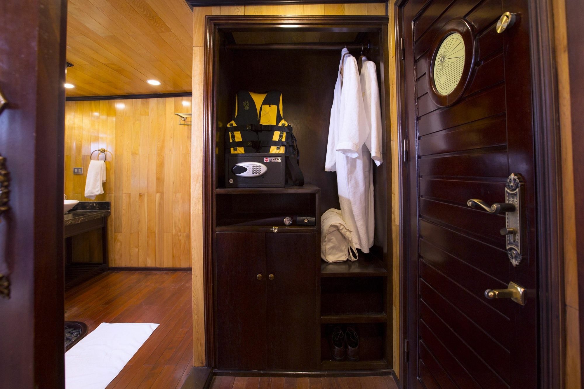 Hera Boutique Cruise Ha Long Bay Exterior foto